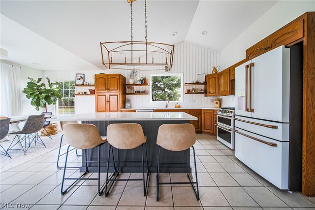 9554 Dover Road, Apple Creek, OH 44606