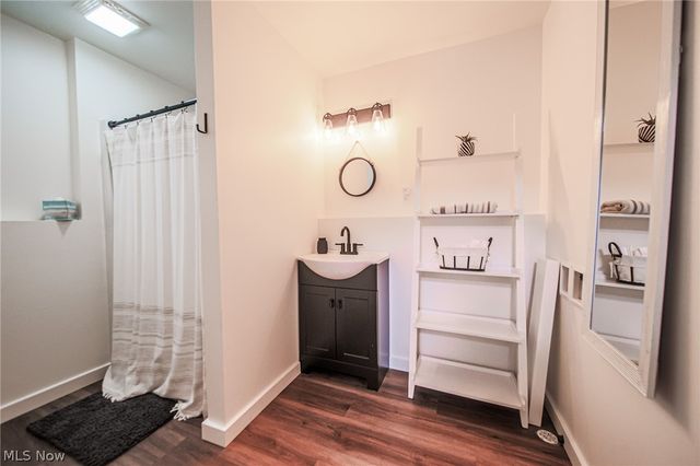 9554 Dover Road, Apple Creek, OH 44606