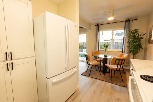 595 Blossom Way 10, Hayward, CA 94541