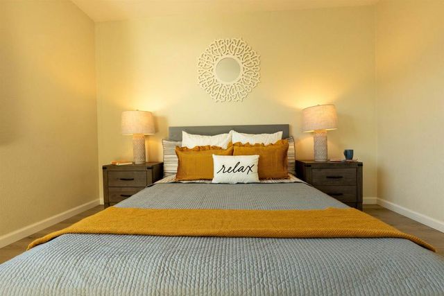 595 Blossom Way 10, Hayward, CA 94541