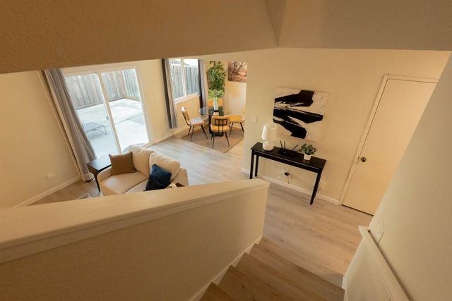 595 Blossom Way 10, Hayward, CA 94541