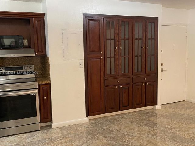 820 NW 87th Ave 313, Miami, FL 33172