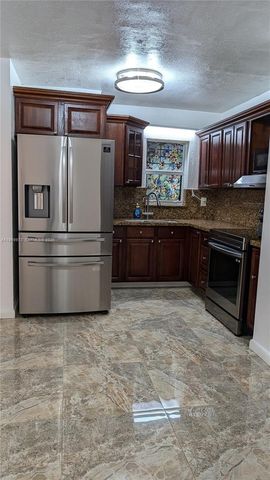 820 NW 87th Ave 313, Miami, FL 33172