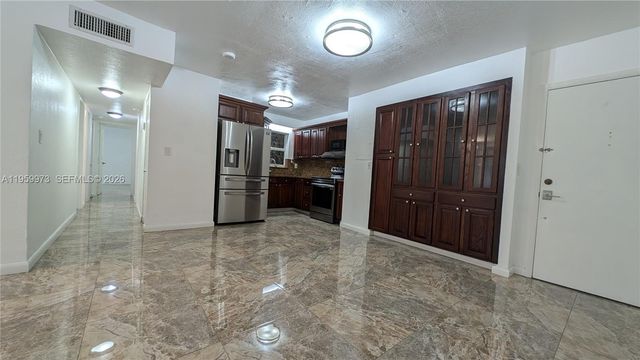 820 NW 87th Ave 313, Miami, FL 33172