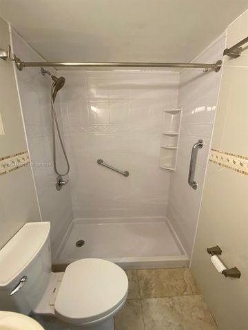 820 NW 87th Ave 313, Miami, FL 33172