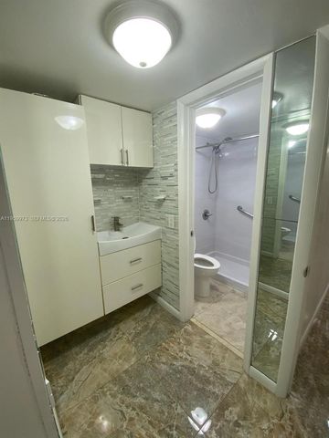 820 NW 87th Ave 313, Miami, FL 33172