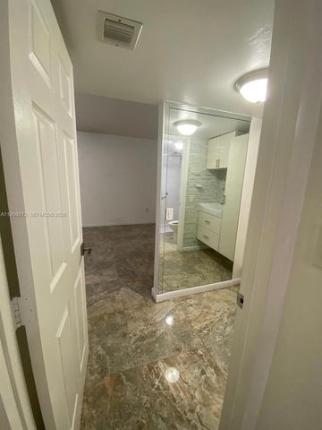 820 NW 87th Ave 313, Miami, FL 33172