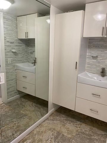 820 NW 87th Ave 313, Miami, FL 33172