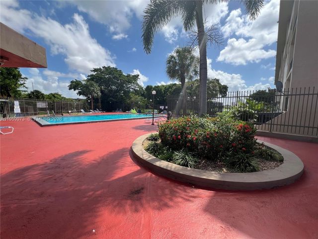 820 NW 87th Ave 313, Miami, FL 33172