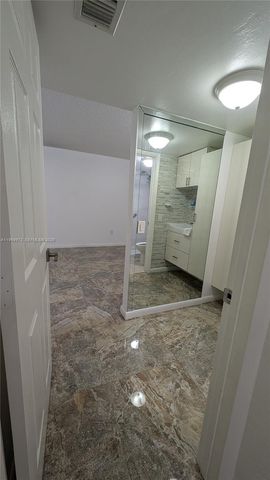 820 NW 87th Ave 313, Miami, FL 33172