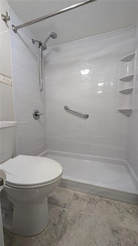 820 NW 87th Ave 313, Miami, FL 33172