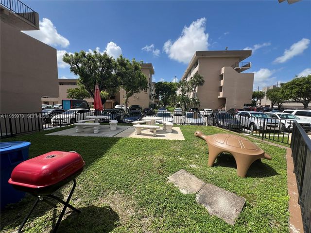 820 NW 87th Ave 313, Miami, FL 33172