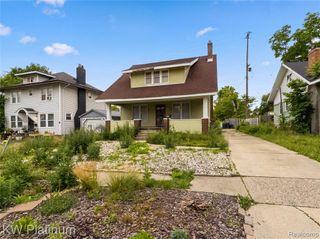 114 W Hamilton Avenue, Flint, MI 48503