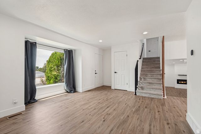 10313 S COUNTRYWOOD DR, Sandy, UT 84092