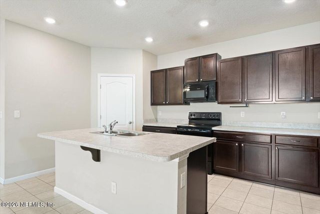 5677 KELLAR Circle, Jacksonville, FL 32218