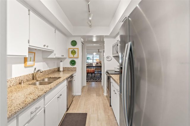 3711 ALMERIA AVENUE 3N, Sarasota, FL 34239