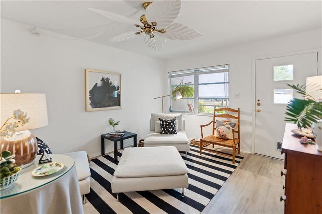 3711 ALMERIA AVENUE 3N, Sarasota, FL 34239