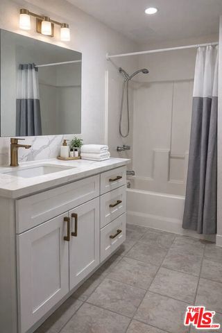 744 S New Hampshire Avenue, Los Angeles, CA 90005