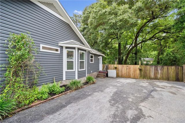 8231 Pinebough Avenue, Mobile, AL 36695