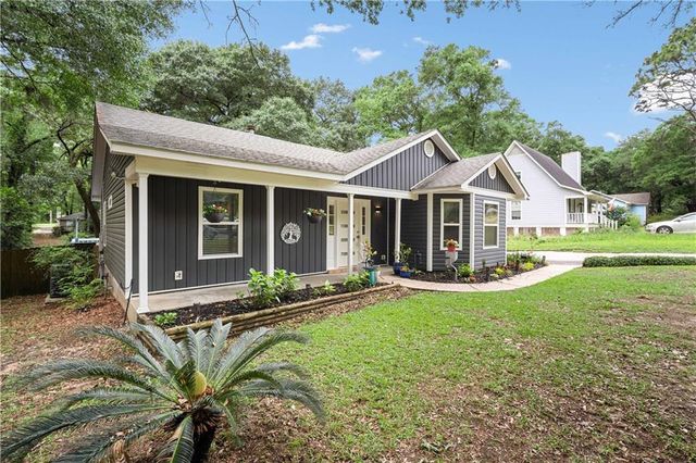 8231 Pinebough Avenue, Mobile, AL 36695