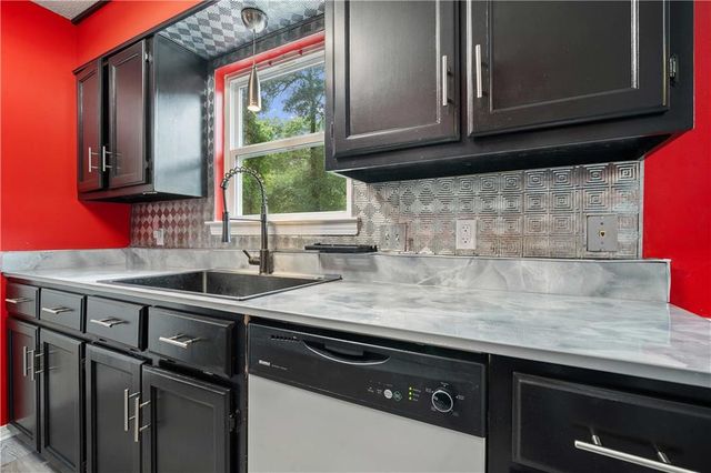 8231 Pinebough Avenue, Mobile, AL 36695
