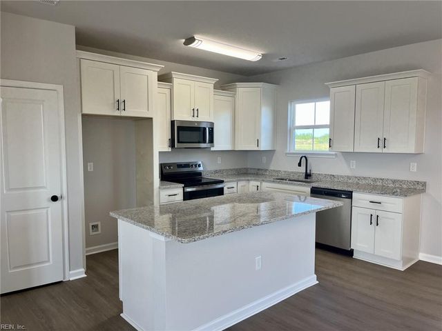 204 Halifax CT, Shawboro, NC 27973
