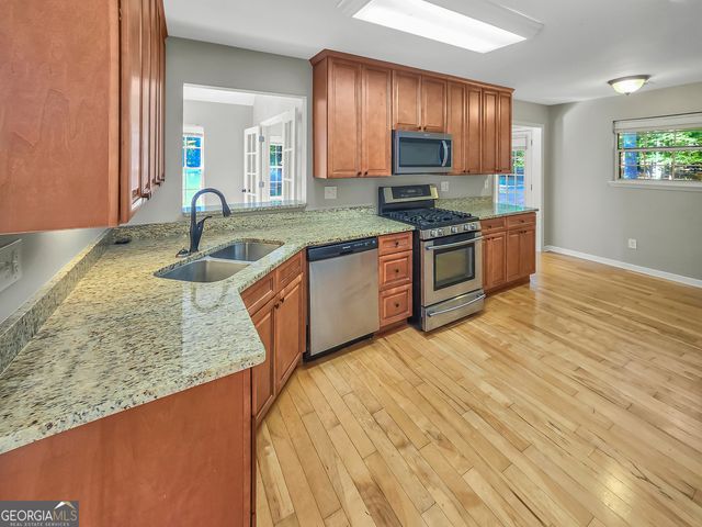 450 Loneoak Drive, Senoia, GA 30276