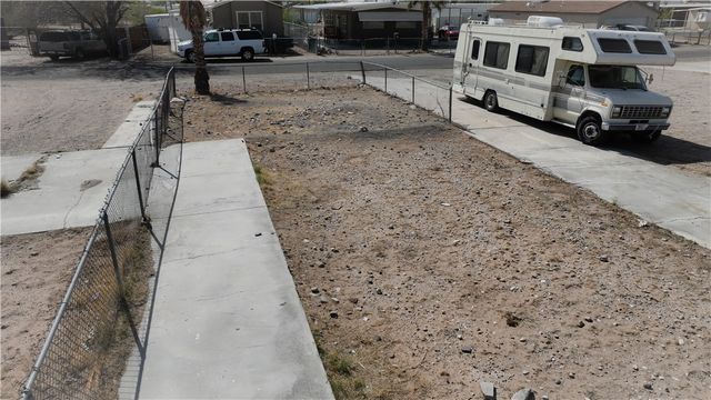 399 Rio Grande Way, Bullhead City, AZ 86442