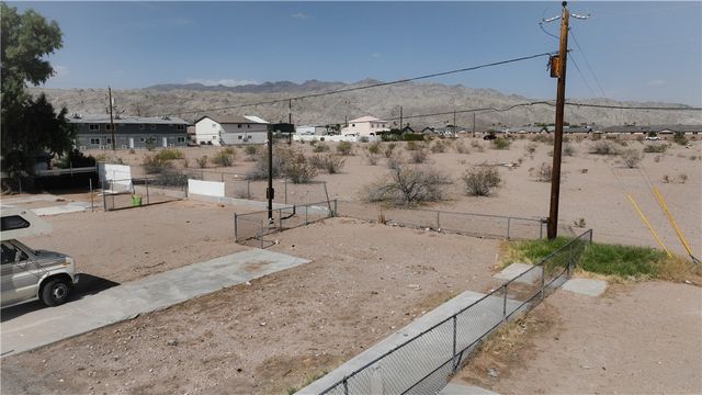 399 Rio Grande Way, Bullhead City, AZ 86442