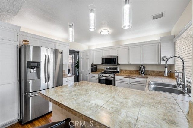 37526 Daybreak Street, Palmdale, CA 93550