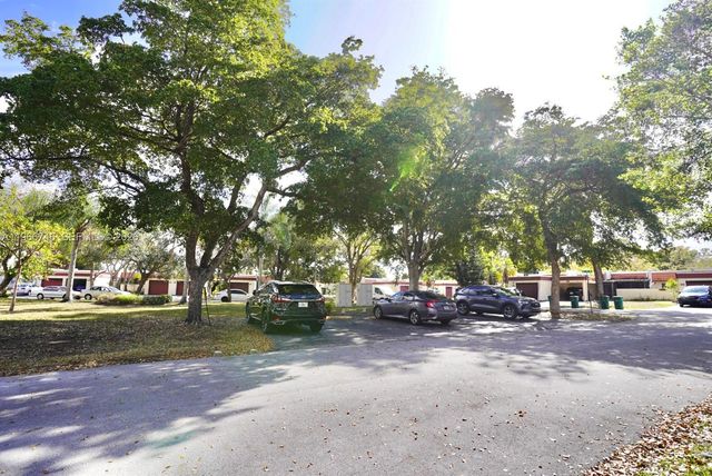 6555 NW 99th Ave B20, Tamarac, FL 33321