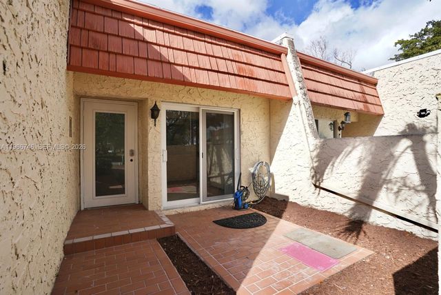 6555 NW 99th Ave B20, Tamarac, FL 33321