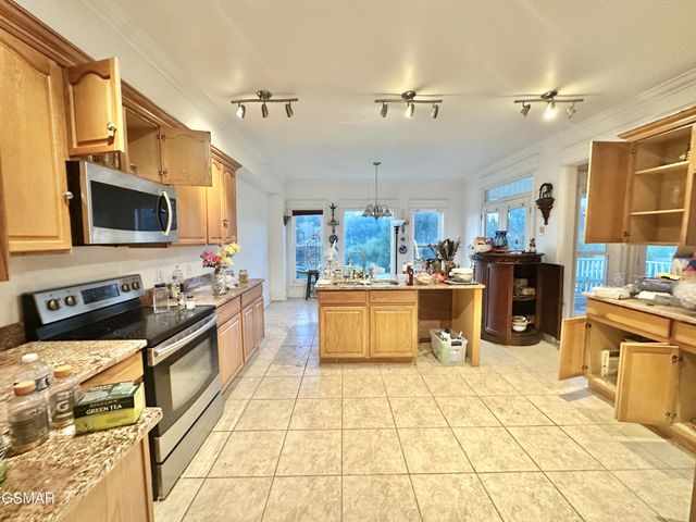 1610 Spear Point Lane, Sevierville, TN 37876