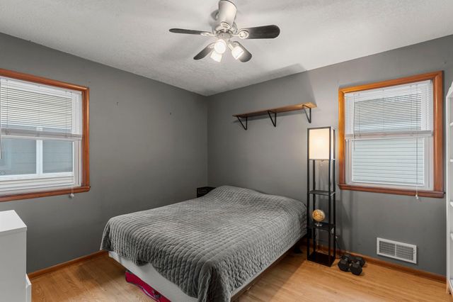 902 7th Avenue E, Shakopee, MN 55379