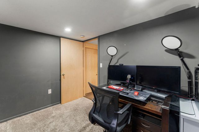 902 7th Avenue E, Shakopee, MN 55379