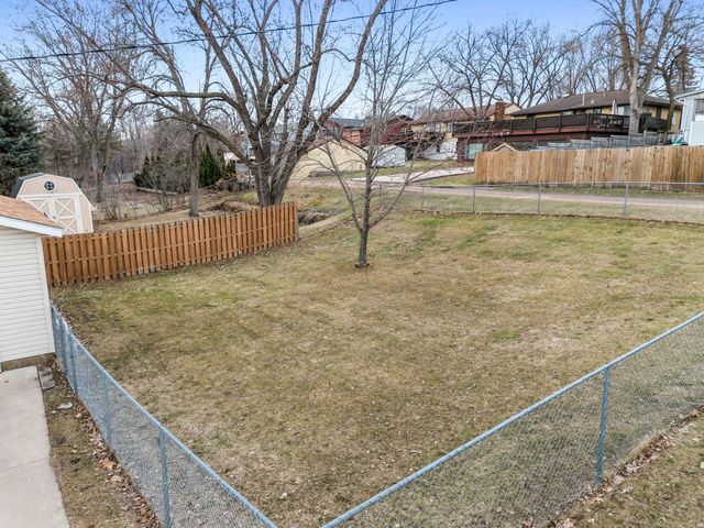 902 7th Avenue E, Shakopee, MN 55379