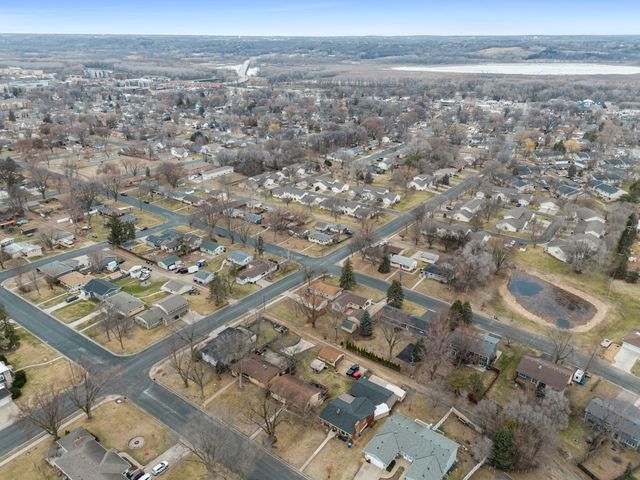 902 7th Avenue E, Shakopee, MN 55379