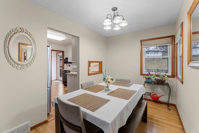 902 7th Avenue E, Shakopee, MN 55379