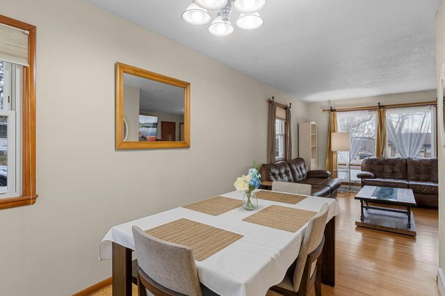 902 7th Avenue E, Shakopee, MN 55379