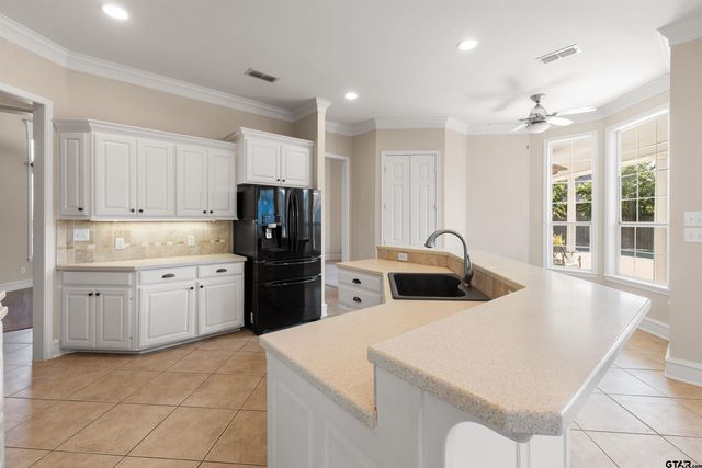 2205 Bradbury Ct, Tyler, TX 75703