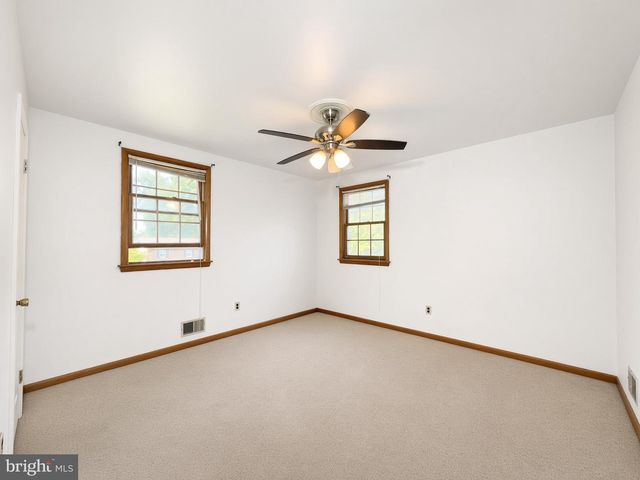 2710 SUN VALLEY DR, Waldorf, MD 20603