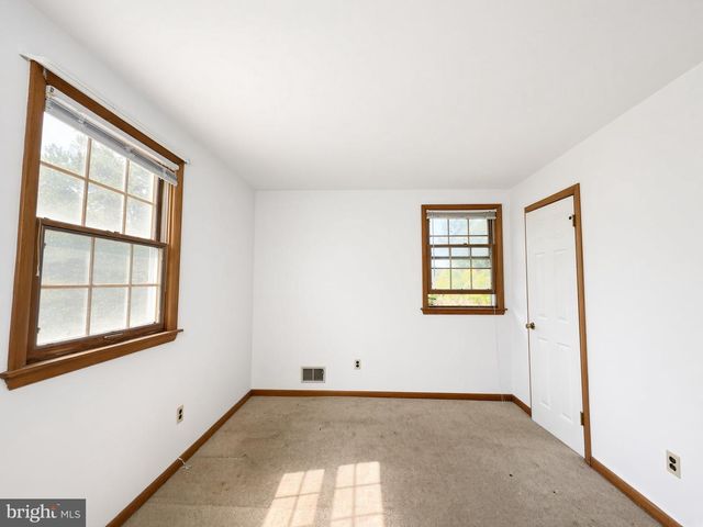 2710 SUN VALLEY DR, Waldorf, MD 20603