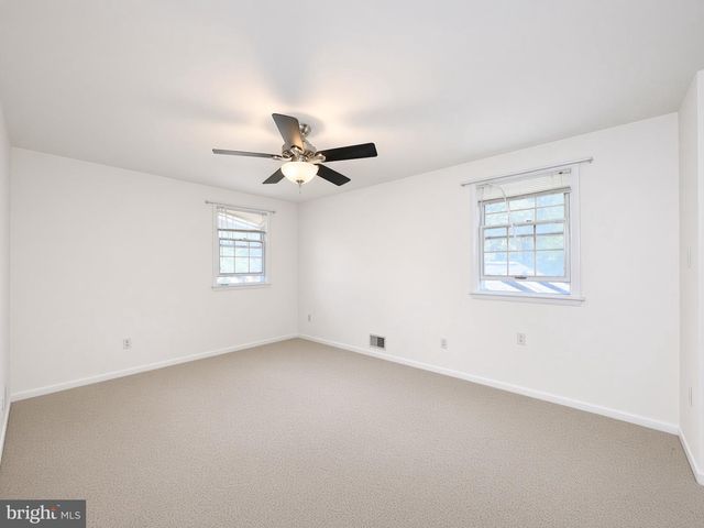 2710 SUN VALLEY DR, Waldorf, MD 20603