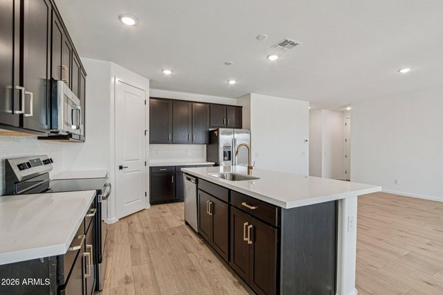 15713 W CORTE DEL SOL ESTE Drive, Waddell, AZ 85355