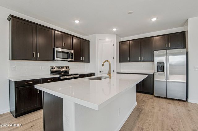 15713 W CORTE DEL SOL ESTE Drive, Waddell, AZ 85355