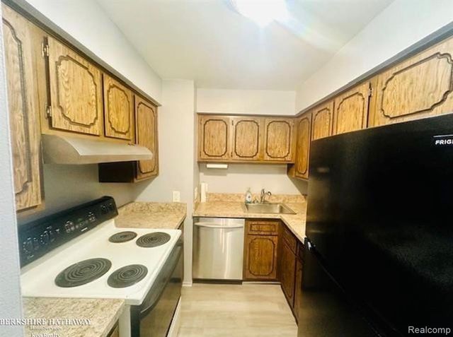 31555 Fraser Drive 19, Fraser, MI 48026