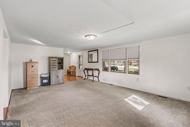1065 BEAVER CREEK RD, Hanover, PA 17331