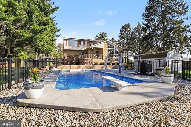 1065 BEAVER CREEK RD, Hanover, PA 17331