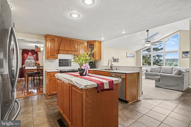 1065 BEAVER CREEK RD, Hanover, PA 17331