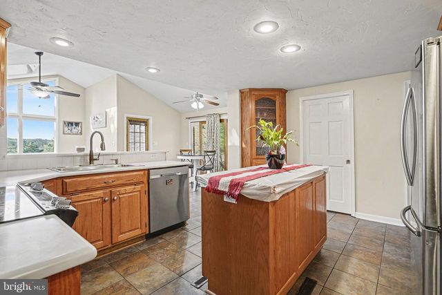 1065 BEAVER CREEK RD, Hanover, PA 17331